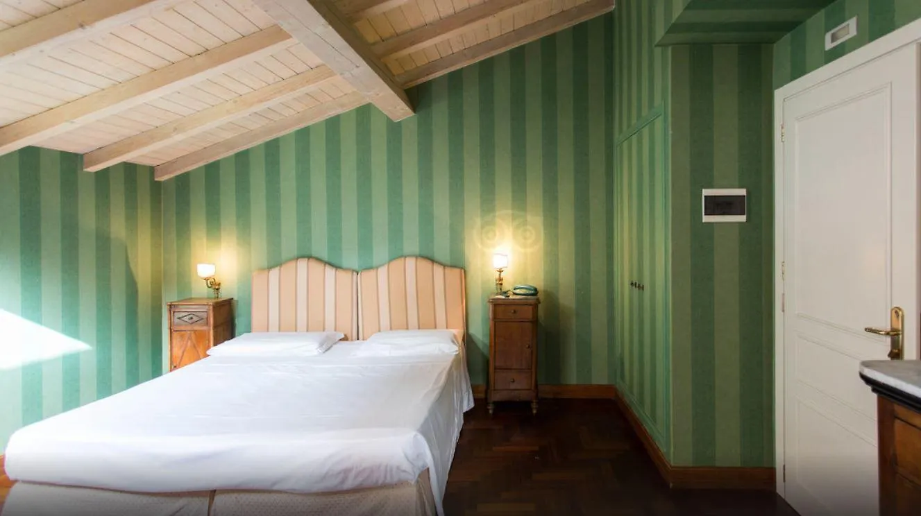 Una Hotels One Catánia