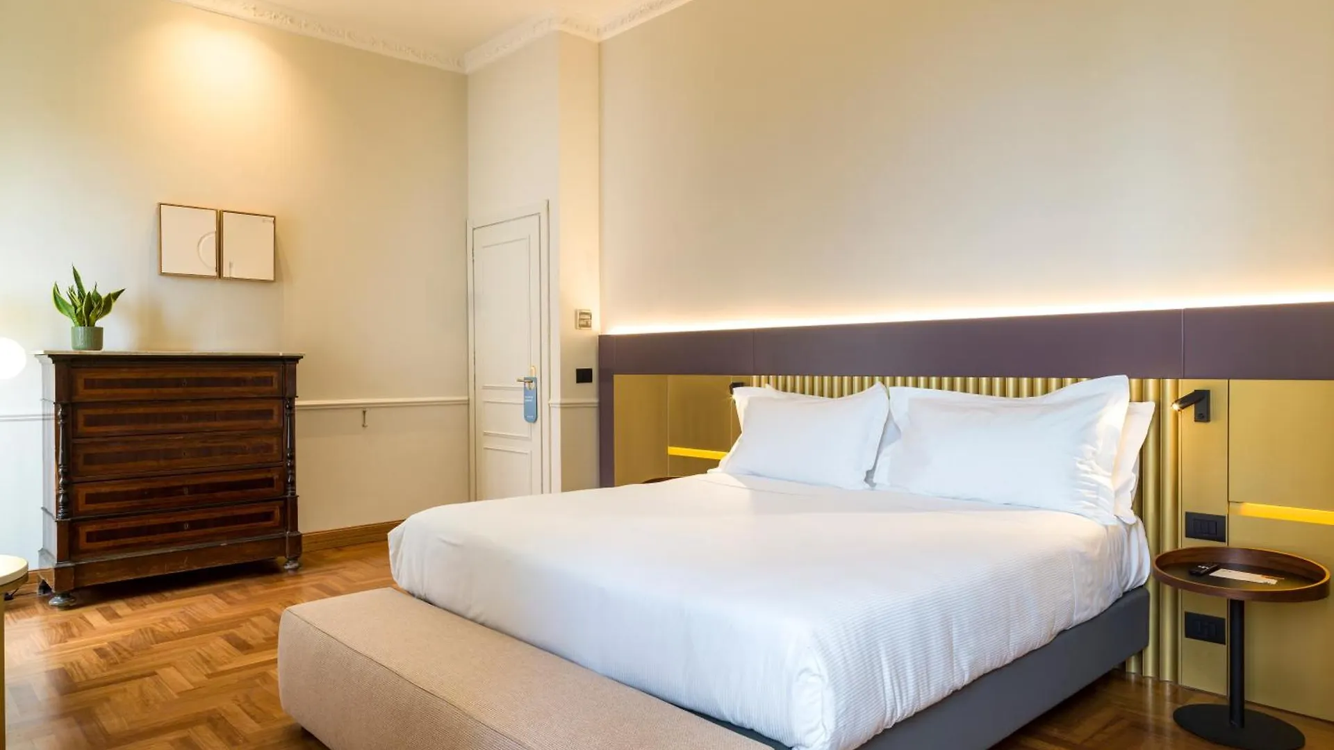 Una Hotels One Catánia